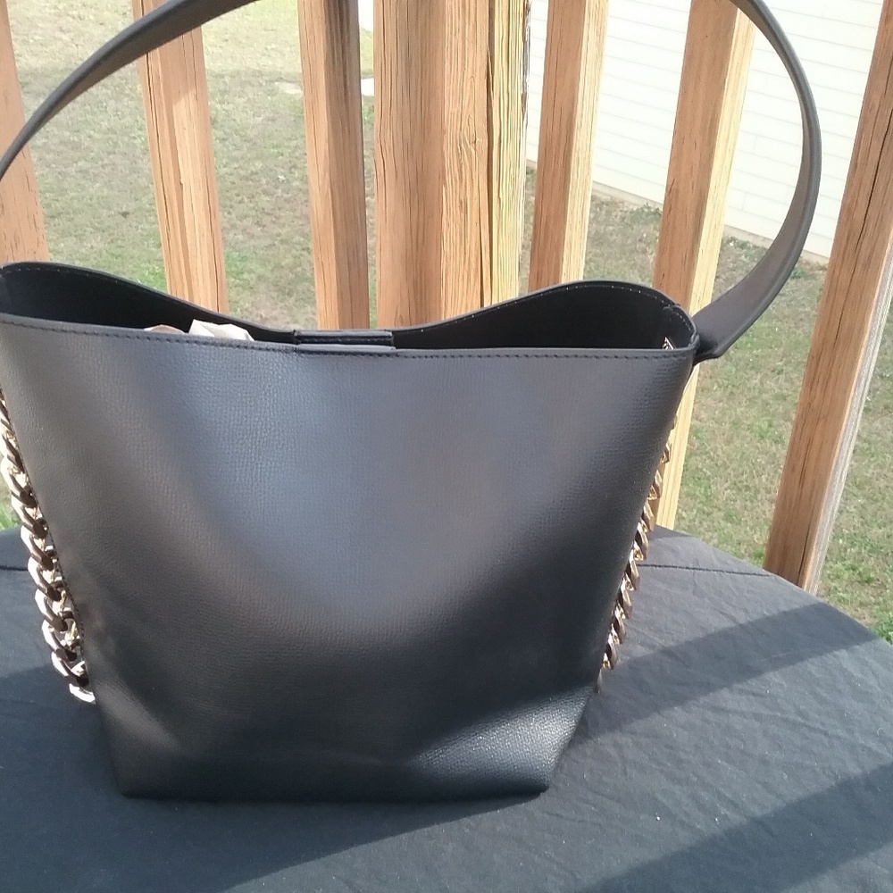 Simple black tote